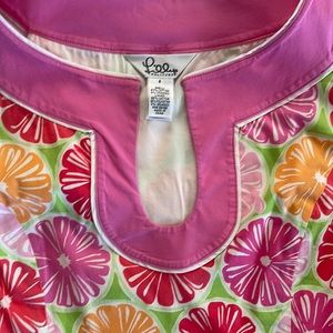 Adorable size 8 citrus vintage Lily Pulitzer with front closure clasp.